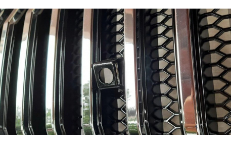 Решетка радиатора Hyundai Santa Fe