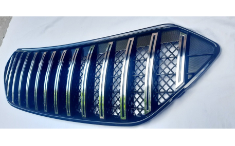 Решетка радиатора Hyundai Santa Fe 2016-2018