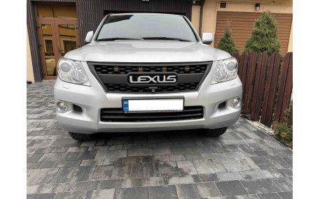 Решетка радиатора Lexus LX 2008-2012