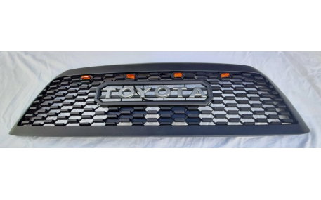 Решетка радиатора Toyota Sequoia