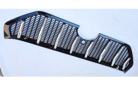 Решетка радиатора Toyota RAV4