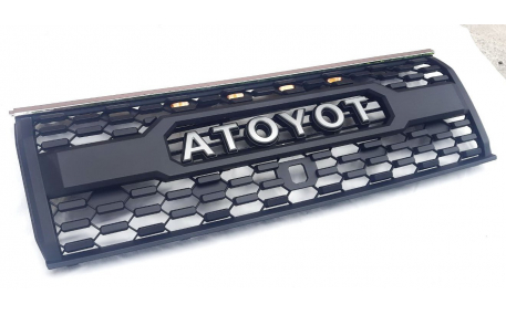 Решетка радиатора Toyota Land Cruiser Prado 150 2017-2023