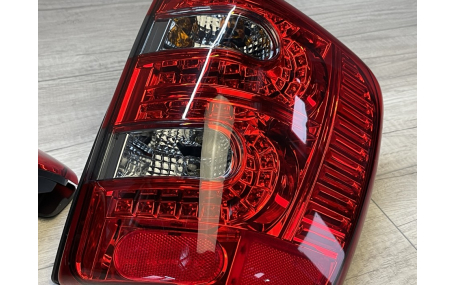 Фонари задние JEEP Grand Cherokee