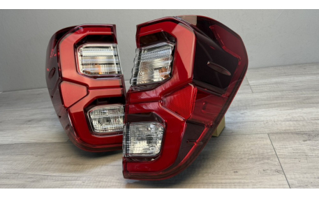 Фонари задние Toyota Hilux 2015-2025
