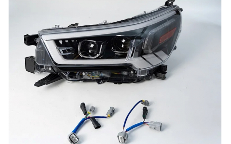 Фары передние Toyota Hilux 2021-2024