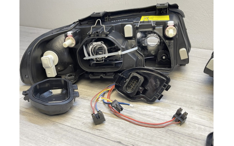 Фары передние AUDI A4 B5 1999-2000