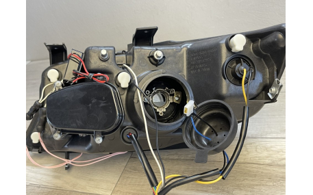 Фары передние BMW 3 E90 2005-2008