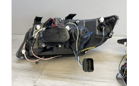 Фары передние BMW 3 E90 2005-2008