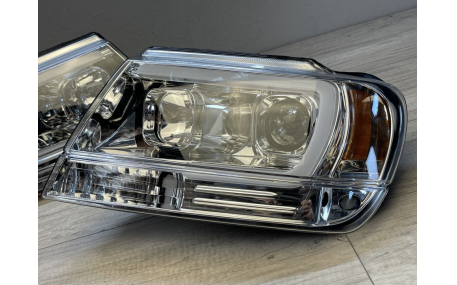 Фары передние JEEP Grand Cherokee