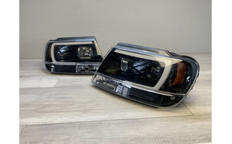 Фары передние JEEP Grand Cherokee
