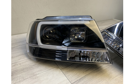 Фары передние JEEP Grand Cherokee