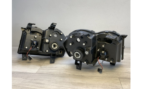 Фары передние JEEP Grand Cherokee 2005-2008