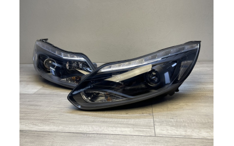 Фары передние Ford Focus MK3 2011-2014