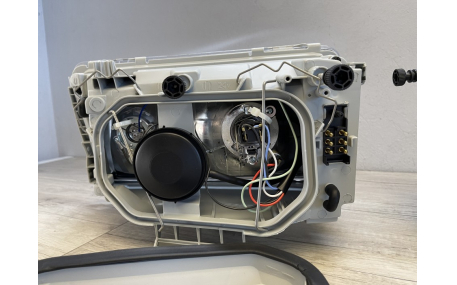 Фары передние Mercedes E-class W124