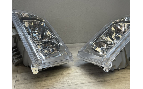 Фары передние Mercedes E-class W124