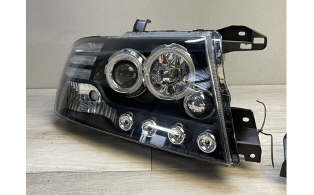 Фары передние Mitsubishi Pajero Wagon 3