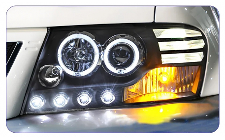 Фары передние Mitsubishi Pajero Wagon 3