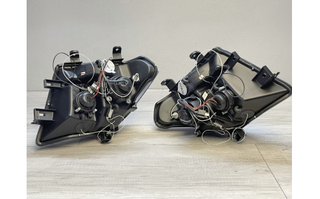 Фары передние Nissan Navara 2005-2010