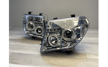 Фары передние Nissan Navara 2005-2010