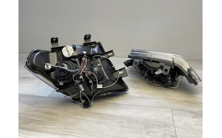 Фары передние Nissan Navara 2005-2010