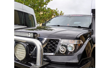 Фары передние Nissan Navara 2005-2010