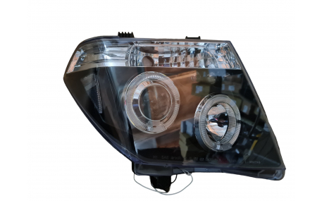 Фары передние Nissan Navara 2005-2010