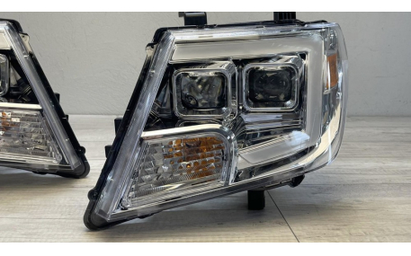 Фары передние Nissan Navara/Frontier 2010-2014