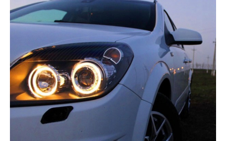 Фары передние Opel Astra H