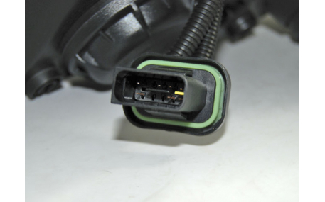 Фары передние Peugeot 208 2012-2015