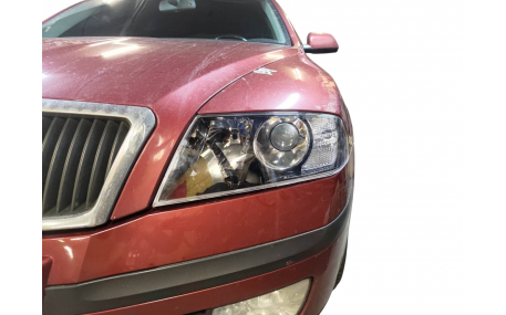 Фары передние Skoda Octavia A5 2004-2008