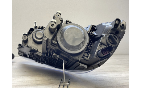 Фары передние Skoda Octavia A5 2009-2012