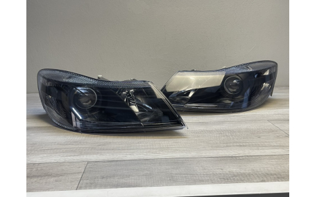 Фары передние Skoda Octavia A5 2009-2012