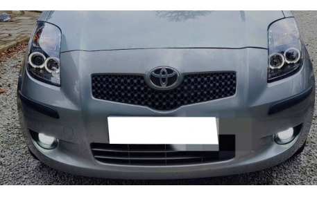 Фары передние Toyota Yaris