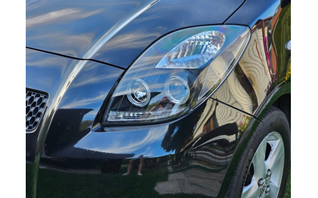 Фары передние Toyota Yaris