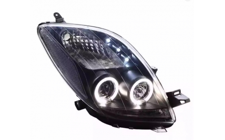 Фары передние Toyota Yaris