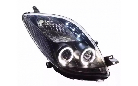 Фары передние Toyota Yaris