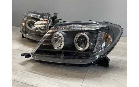 Фары передние Toyota Hilux 2005-2011