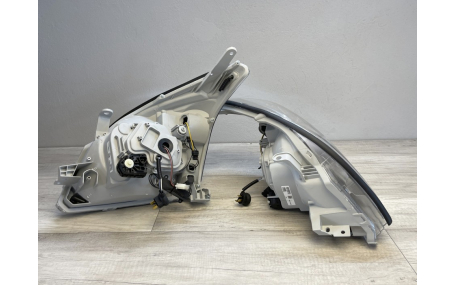 Фары передние Toyota Land Cruiser Prado 120