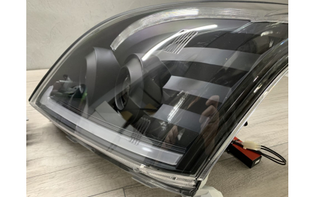 Фары передние Toyota Land Cruiser Prado 120