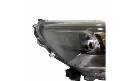 Фары передние Toyota Hilux 2021-2024