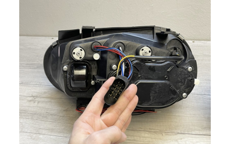 Фары передние Volkswagen Golf 4