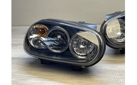 Фары передние Volkswagen Golf 4