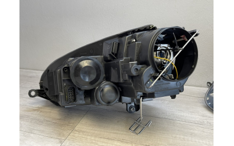 Фары передние Volkswagen Golf 5