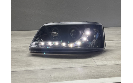 Фары передние Volkswagen T5