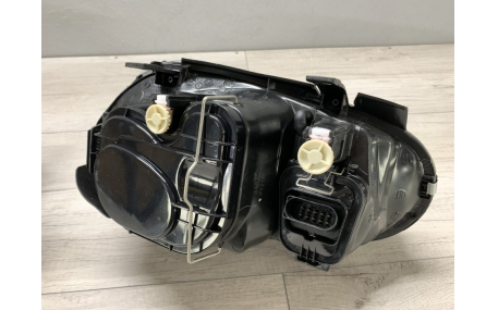 Фары передние Volkswagen Golf 4