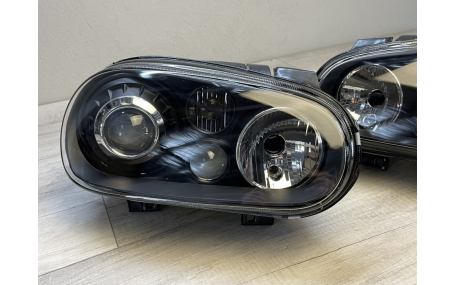 Фары передние Volkswagen Golf 4