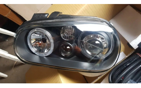 Фары передние Volkswagen Golf 4