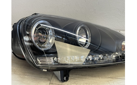 Фары передние Volkswagen Golf 5