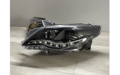 Фары передние Volkswagen Passat CC