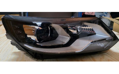 Фары передние Volkswagen Tiguan 2011-2016